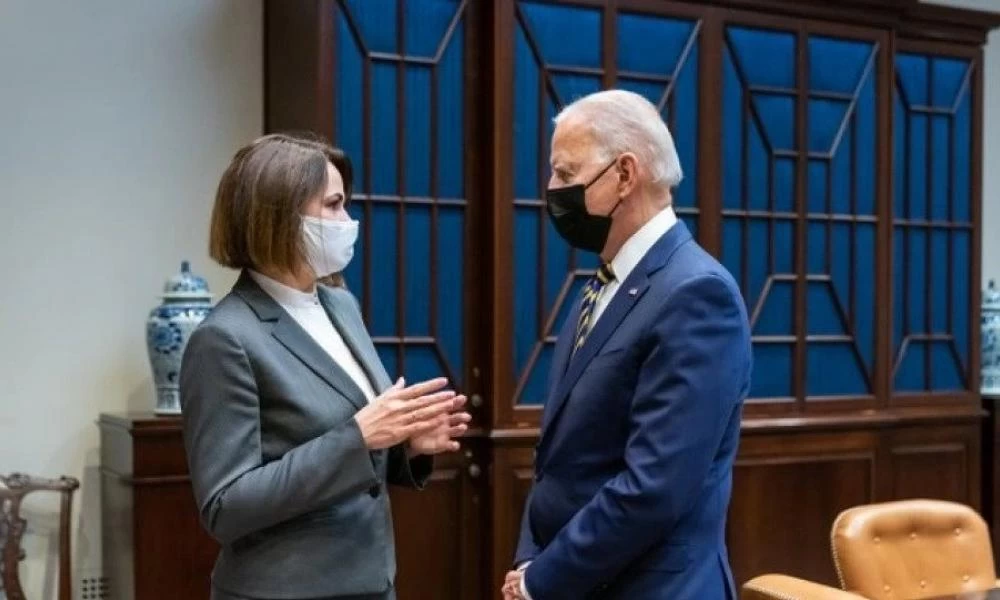 Συνάντηση Μπάιντεν-Τιχανόφσκαγια: Ισχυροποίηση δεσμών ΗΠΑ-Λευκορωσίας